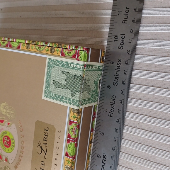 Wood Cigar Box - Macanudo Gold Label - Picture 6 of 8